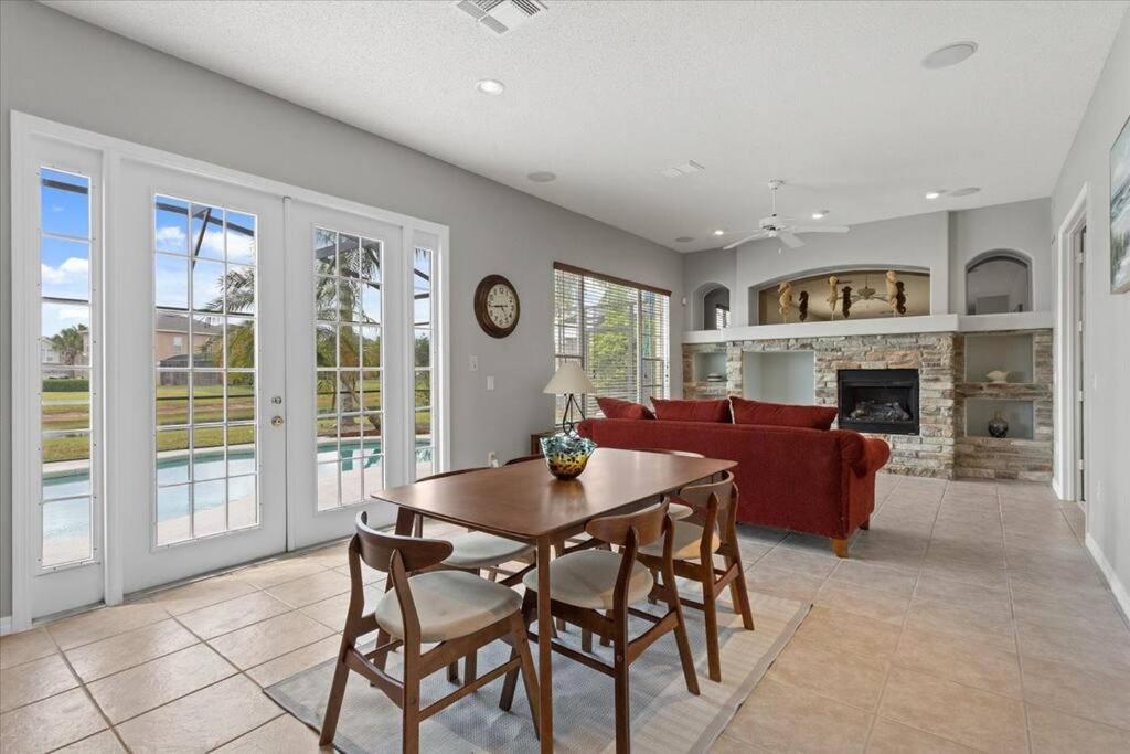 Long Stays! Lakefront - Gated Pool Home Orlando Eksteriør billede