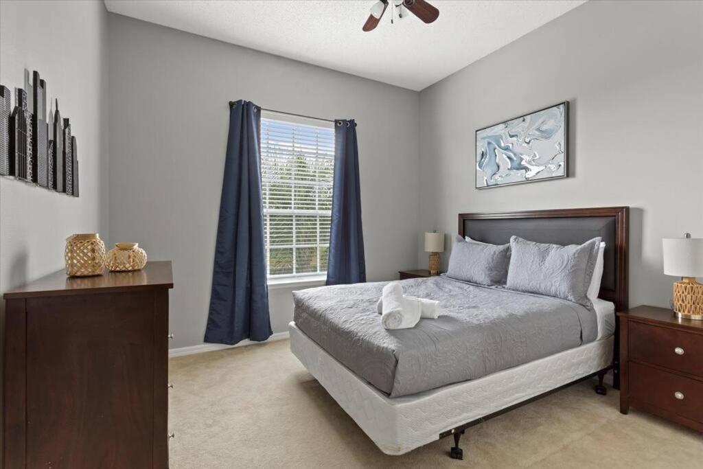 Long Stays! Lakefront - Gated Pool Home Orlando Eksteriør billede