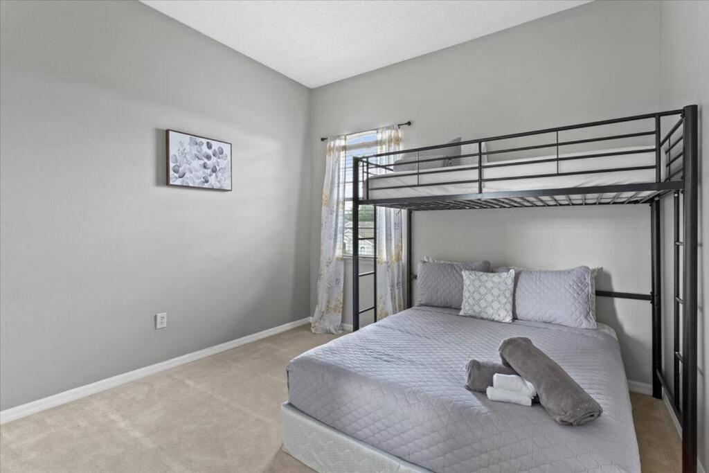 Long Stays! Lakefront - Gated Pool Home Orlando Eksteriør billede