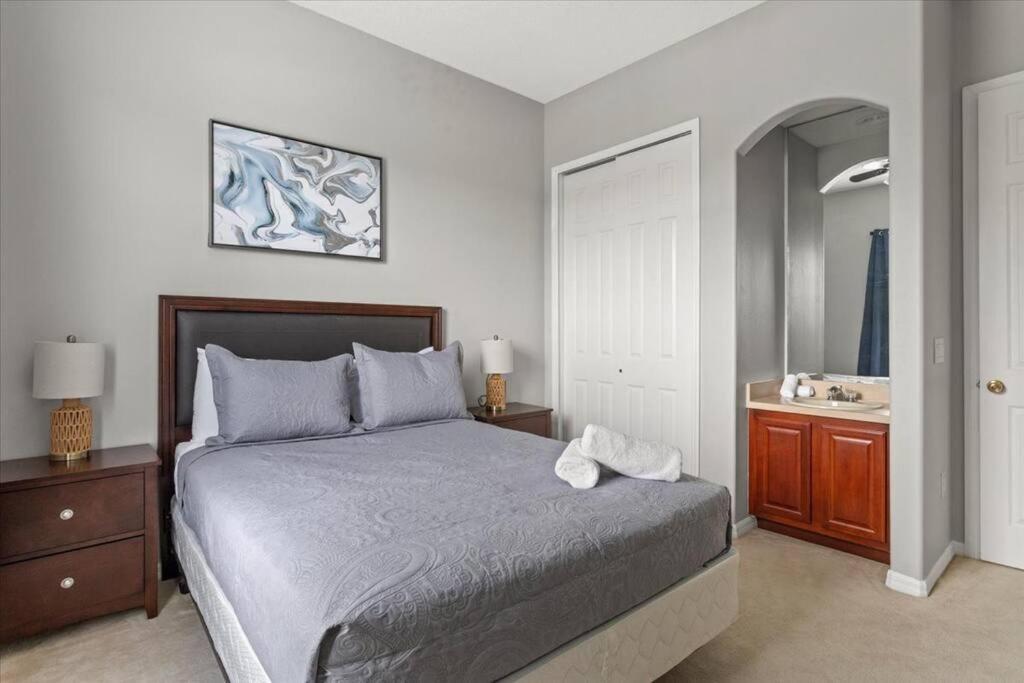 Long Stays! Lakefront - Gated Pool Home Orlando Eksteriør billede