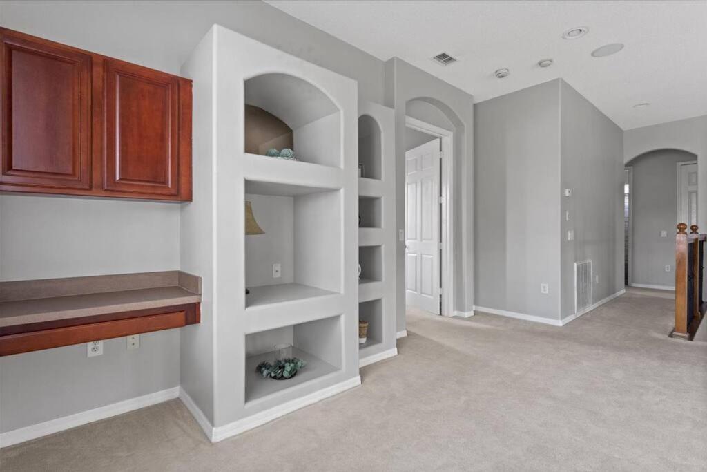 Long Stays! Lakefront - Gated Pool Home Orlando Eksteriør billede