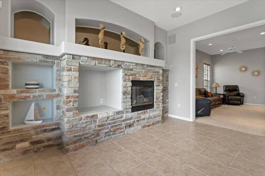 Long Stays! Lakefront - Gated Pool Home Orlando Eksteriør billede