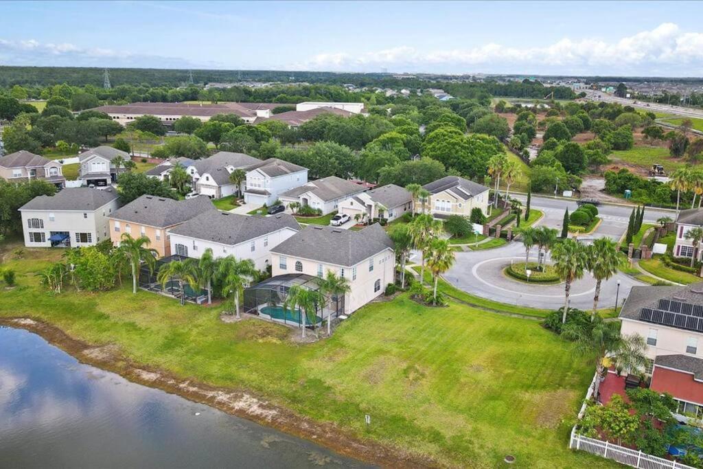 Long Stays! Lakefront - Gated Pool Home Orlando Eksteriør billede
